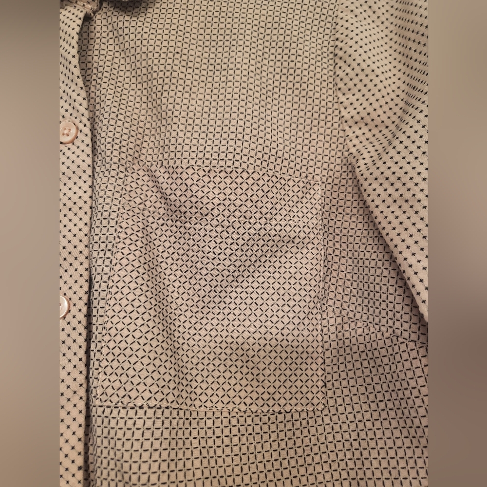 Patterned Button-Up Shirt - Picture 5 of 6